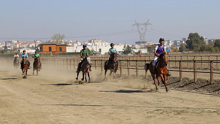 Geleneksel Atlı Spor Dalları Federasyonu 2023 Rahvan Binicilik<br>29 Ekim 2023, Pazar