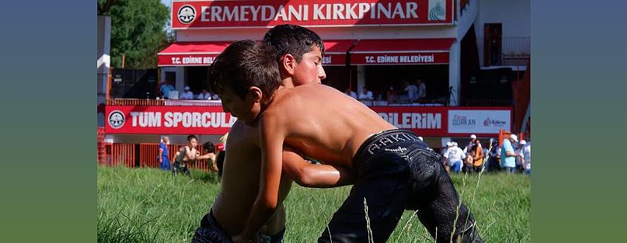 12-14 Yaş Arası Güreşçilerde 8 Haftalık Kuvvet Antrenmanının Bazı Fiziksel Uygunluk Parametrelerine Etkisi
