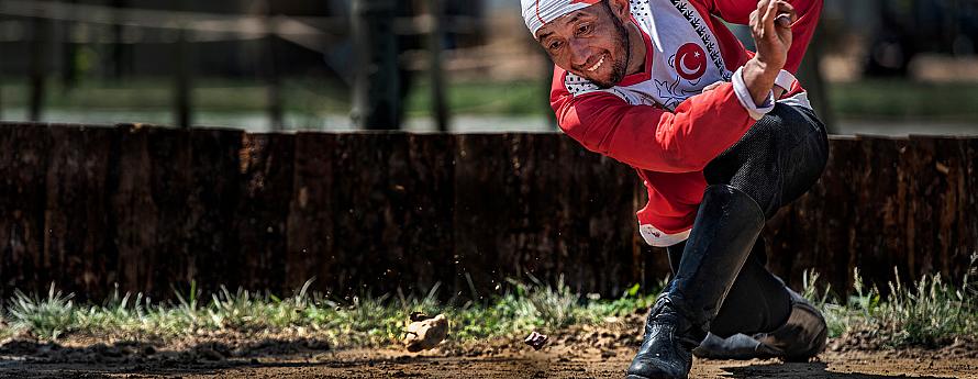 Türk Kültürlerindeki Geleneksel Oyunlar ve Sporlara Yüzeysel Bir Bakış