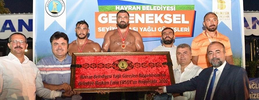 Balıkesir Havran Altıncı Seyit Onbaşı Güreşleri’nde Fatih Atlı Başpehlivan